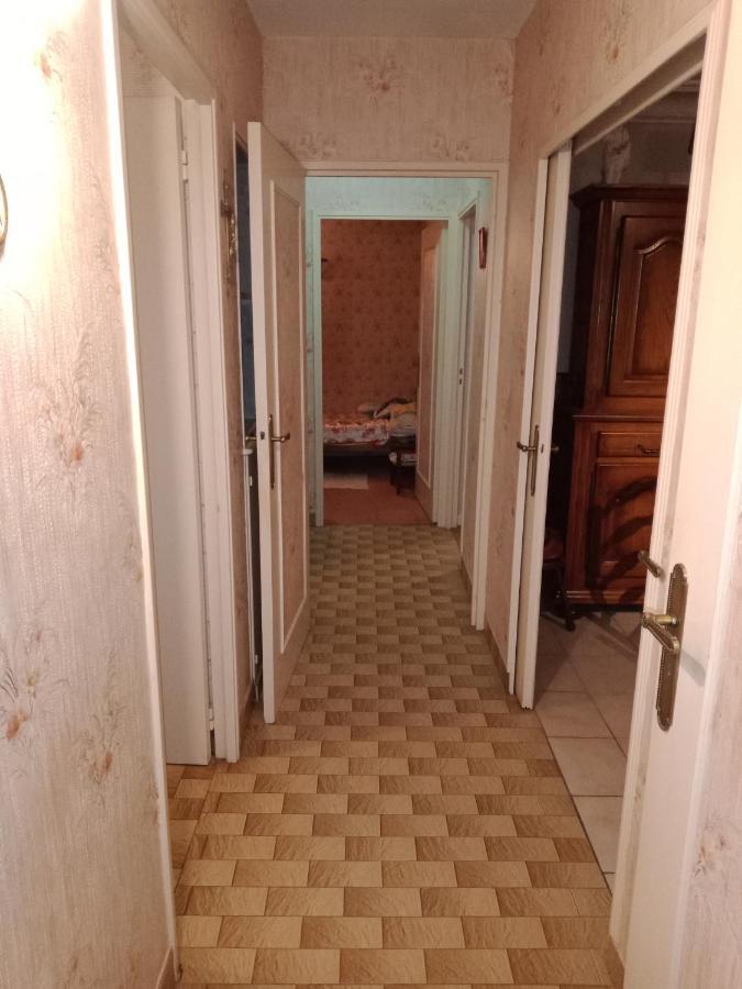 Maison Entiere Avec Parking, Garage Et Jardin Montluçon Kültér fotó