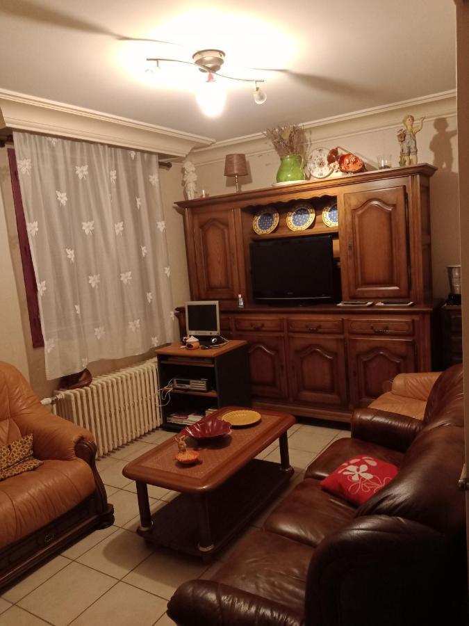 Maison Entiere Avec Parking, Garage Et Jardin Montluçon Kültér fotó