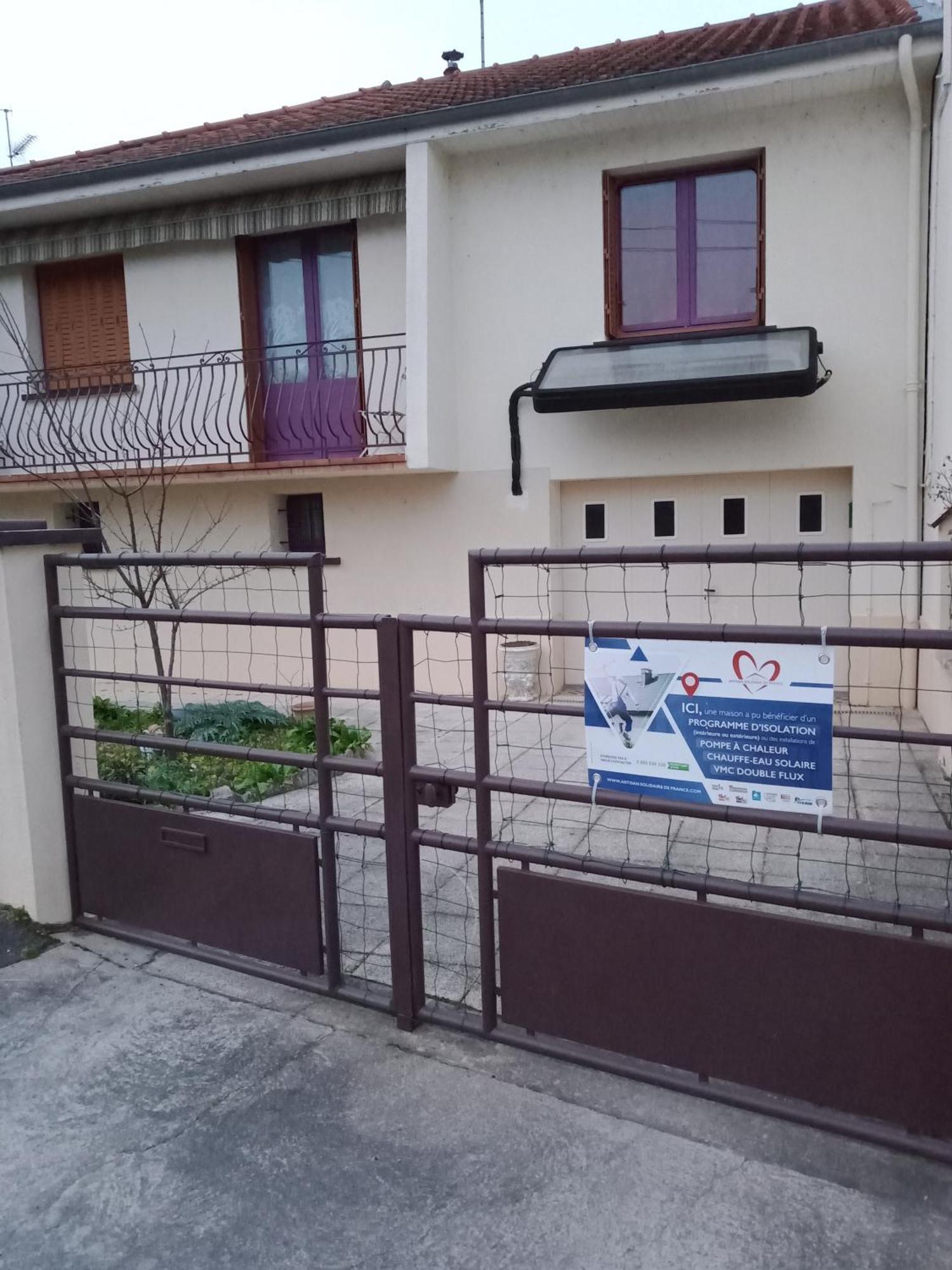 Maison Entiere Avec Parking, Garage Et Jardin Montluçon Szoba fotó